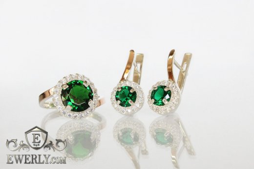 Жіночі кільце і сережки з золотом зі срібла, купити з зеленими каменями