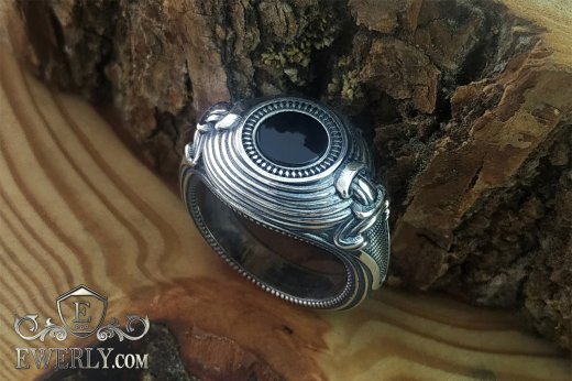 Мужское кольцо из серебра 925 пробы с камнем Оникс купить