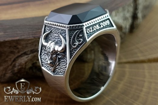 Чоловічий срібний перстень "Телець" з чорним каменем Онікс
