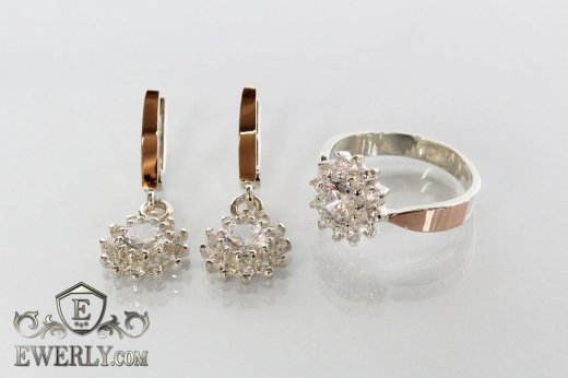 Купить комплект: кольцо и серёжки из серебра с белыми камнями