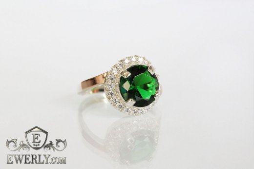 Купить кольцо из серебра с камнем зелёного цвета